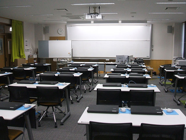 小中学校の情報教育を推進しています