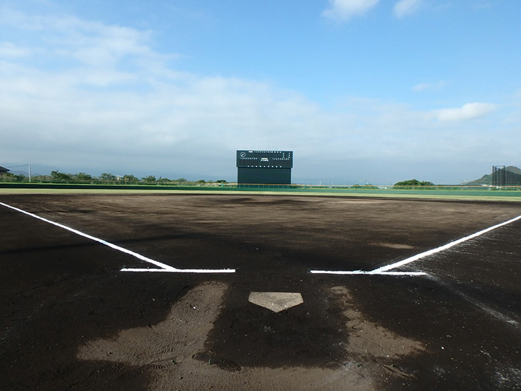 今津運動公園硬式野球場の供用を開始しました