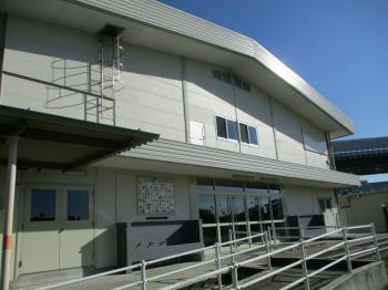小学校屋内運動場屋根・床改修工事