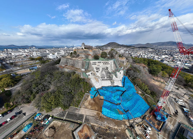 丸亀城の石垣復旧に活かされています