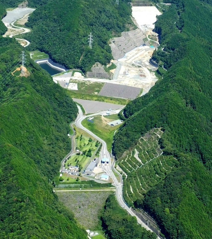 埋立施設の整備を行いました