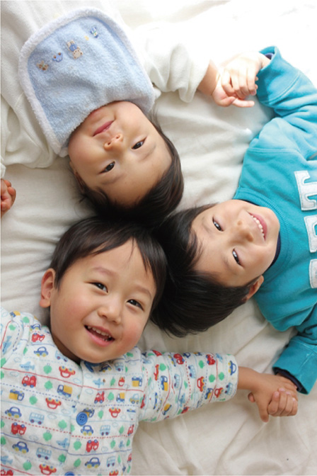 子どもの医療費無料化策を拡充しています