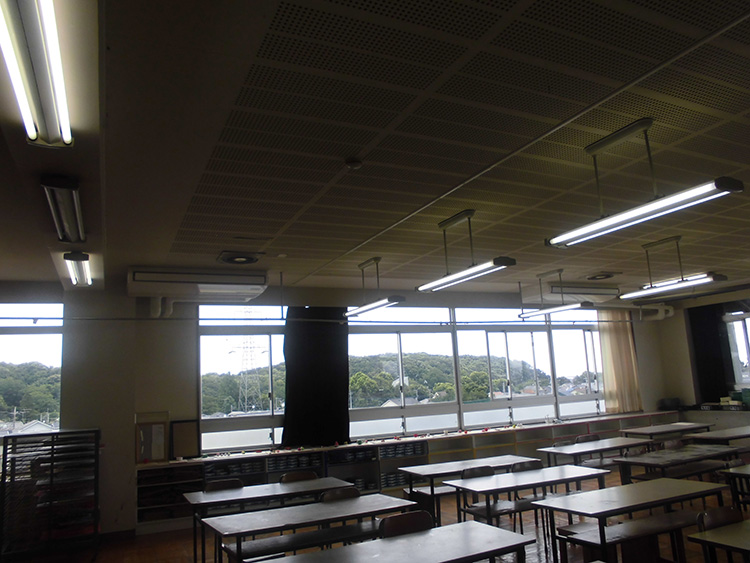 子どもたちの学習環境を整えています