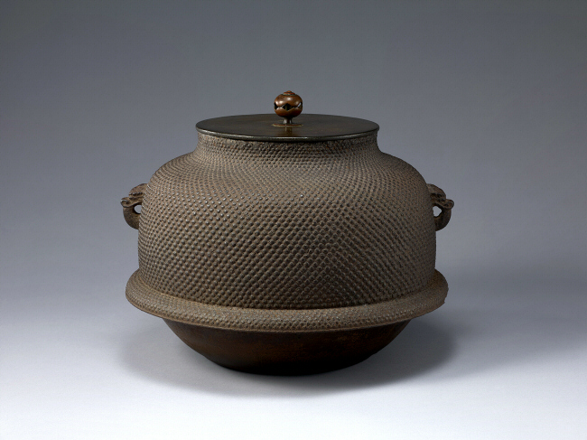 茶の湯釜の名器「芦屋釜」の復興に挑む