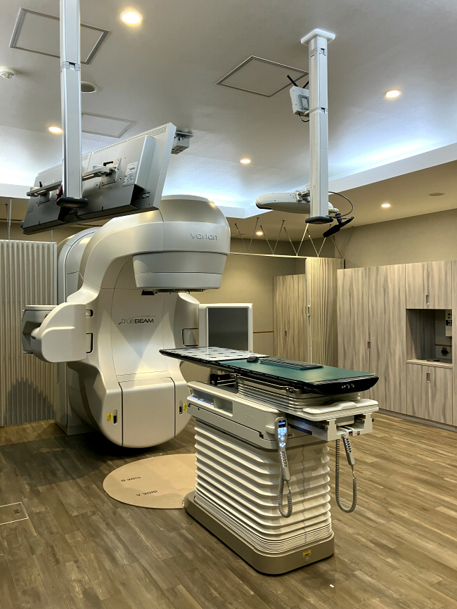 新病院の建設や先進医療機器の購入に寄与しています。