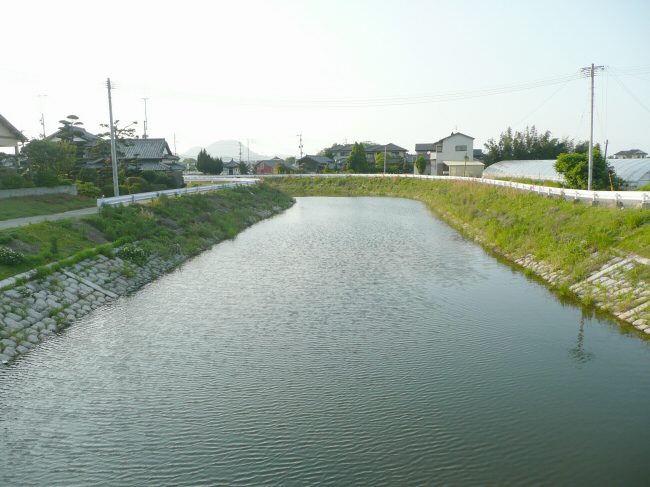 河川整備を行いました。